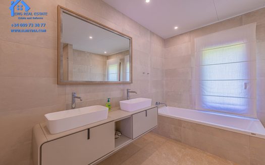 Guadalmina Baja Lara