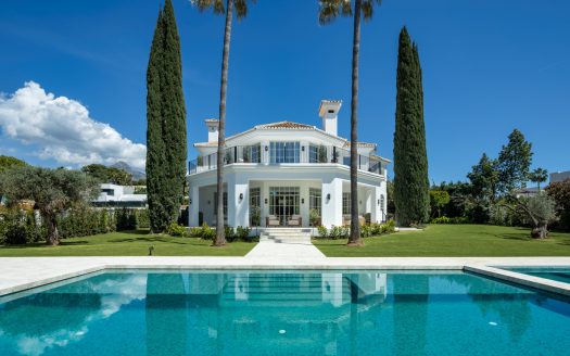 Villa in Nueva Andalucia, Marbella