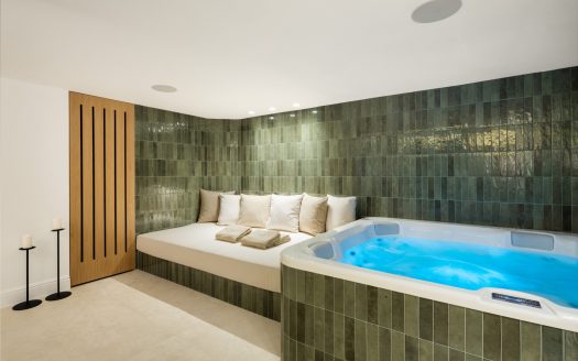 Villa in Nueva Andalucia, Marbella