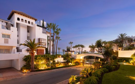 Iberis 1-2, Puente Romano Resort, Marbella Golden Mile – Where Resort Living Meets Refined Design