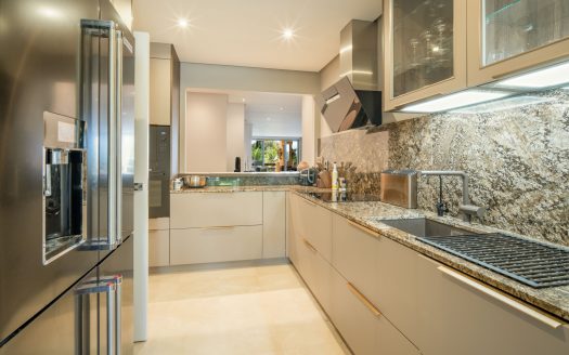 Mansion Club, Marbella Golden Mile – Where Modern Elegance Meets Mediterranean Serenity